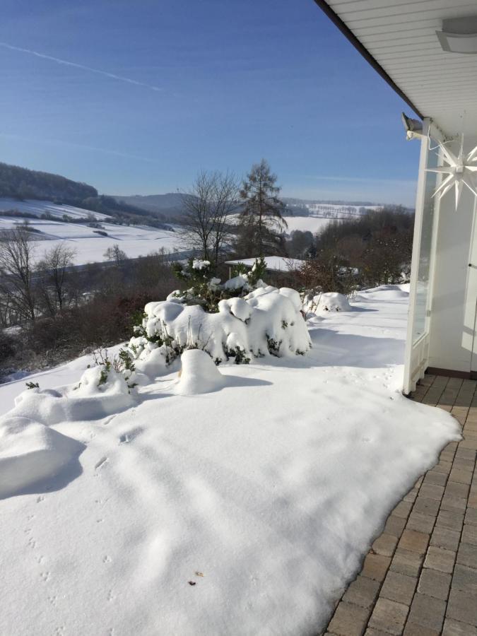 Idyllisch Wohnen Im Weserbergland - Kompletter Bungalow Auf Eigenem Grundstueck Villa Polle Exterior photo